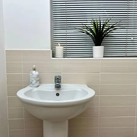 Contractor 4 Bed, Sleeps 7 Long Discount Holiday home Great Casterton