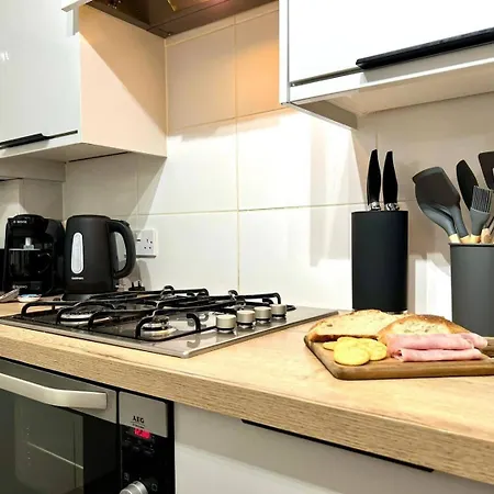 Holiday home Contractor 4 Bed, Sleeps 7 Long Discount *
